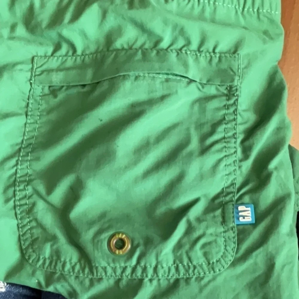 GAP Men’s Swim Trunks. Size Large